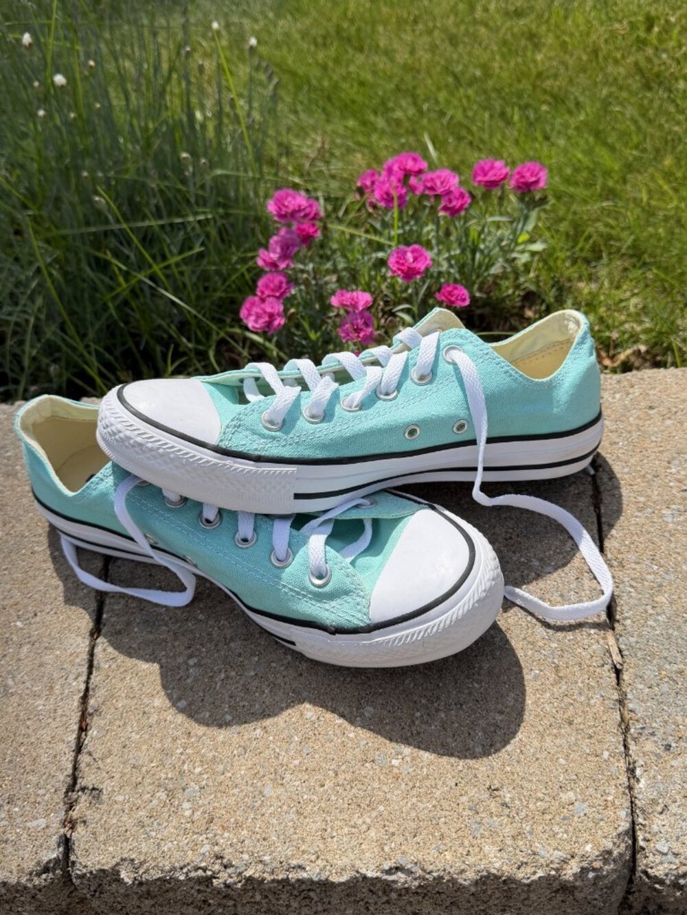 Converse Chuck Taylor All-Star Low Cut Light Blue Sneakers - Size 10 W / 8 M